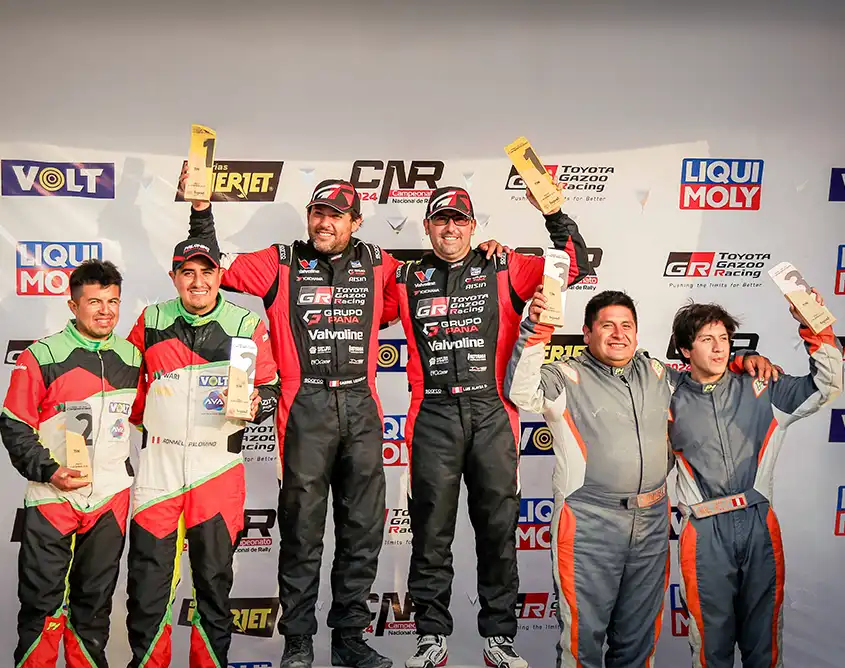 El equipo Toyota Gazoo Racing arrasa en el campeonato nacional de rally en la categoría TIN, de la mano de Lucho Alayza y Gabriel Lozada