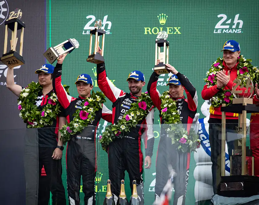 Toyota Gazoo Racing logra una épica carrera en la Sarthe