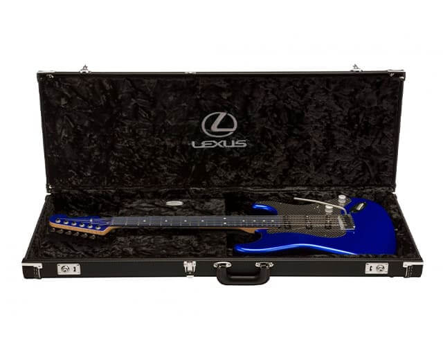 Guitarra Fender® Lexus Lc Stratocaster® creada por Fender y Lexus 